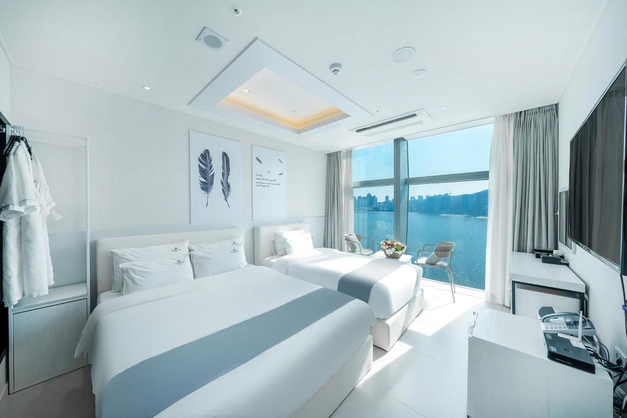 Oceanstay Hotel Busan Bagian luar foto