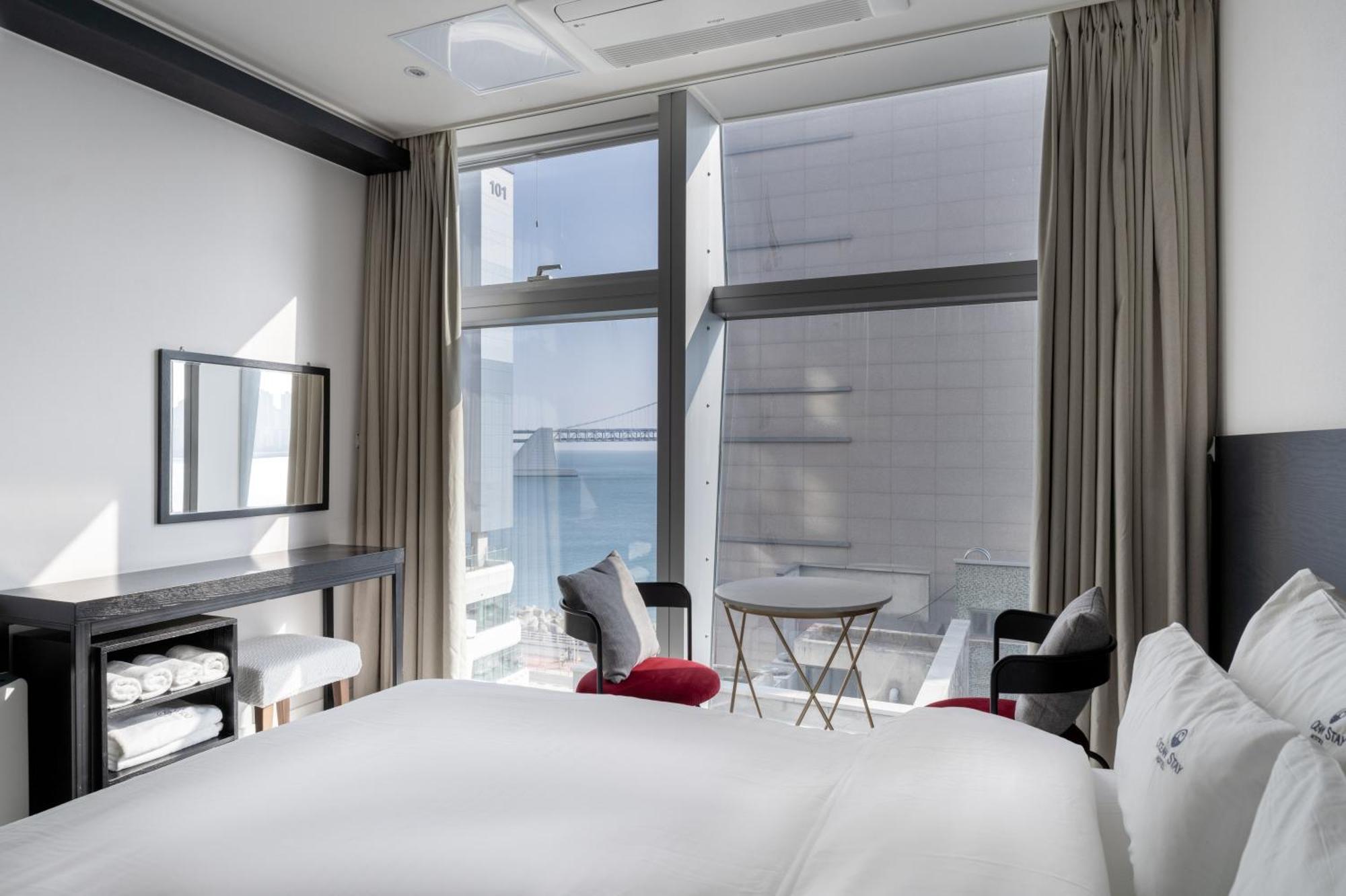 Oceanstay Hotel Busan Bagian luar foto